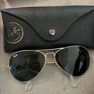 Ray-Ban Classic Gold Aviators